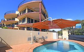 Alexander Beachfront Apartments